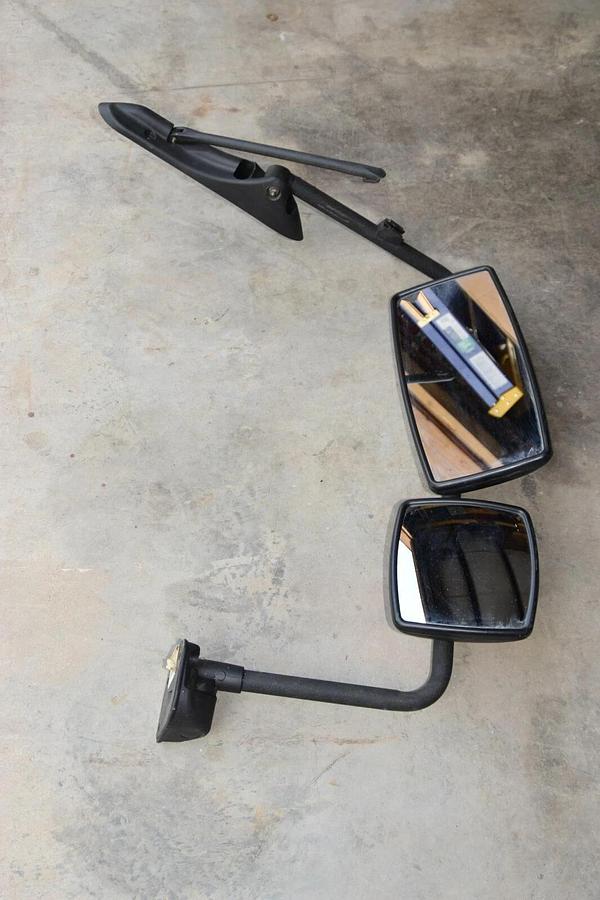 Used INTERNATIONAL 3561588C98 594052004MX BLK RH Manual Mirror Assembly Cab/Door