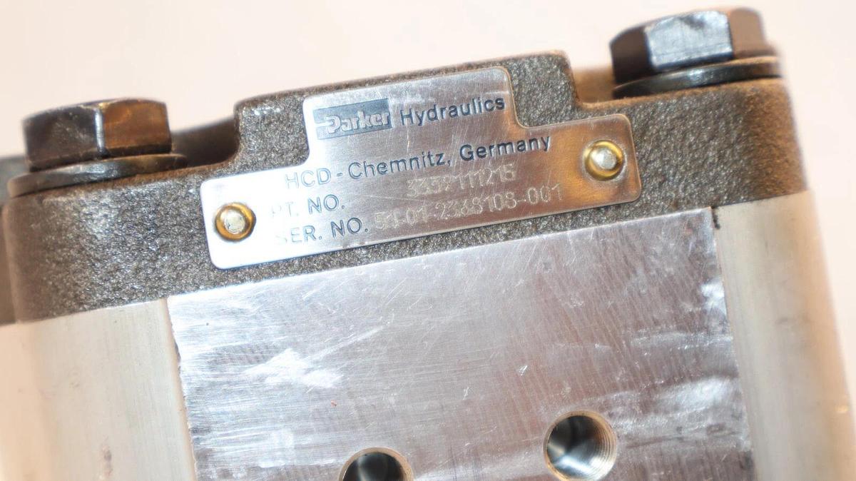 Parker Hydraulics Pump 3339111215 (NOS)