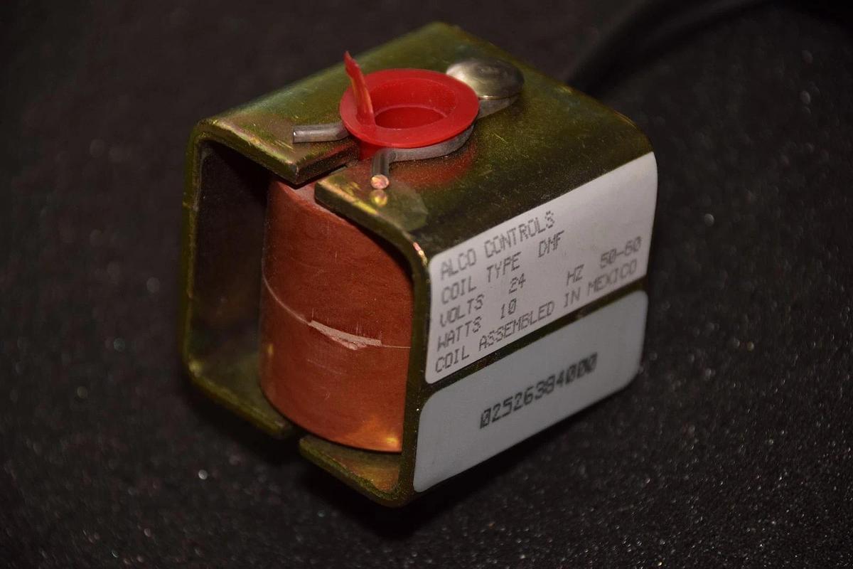 ALCO JOHNSON CONTROLS Coil Type DMF 02526384000  24vac 10w x-25890-71108 NEW