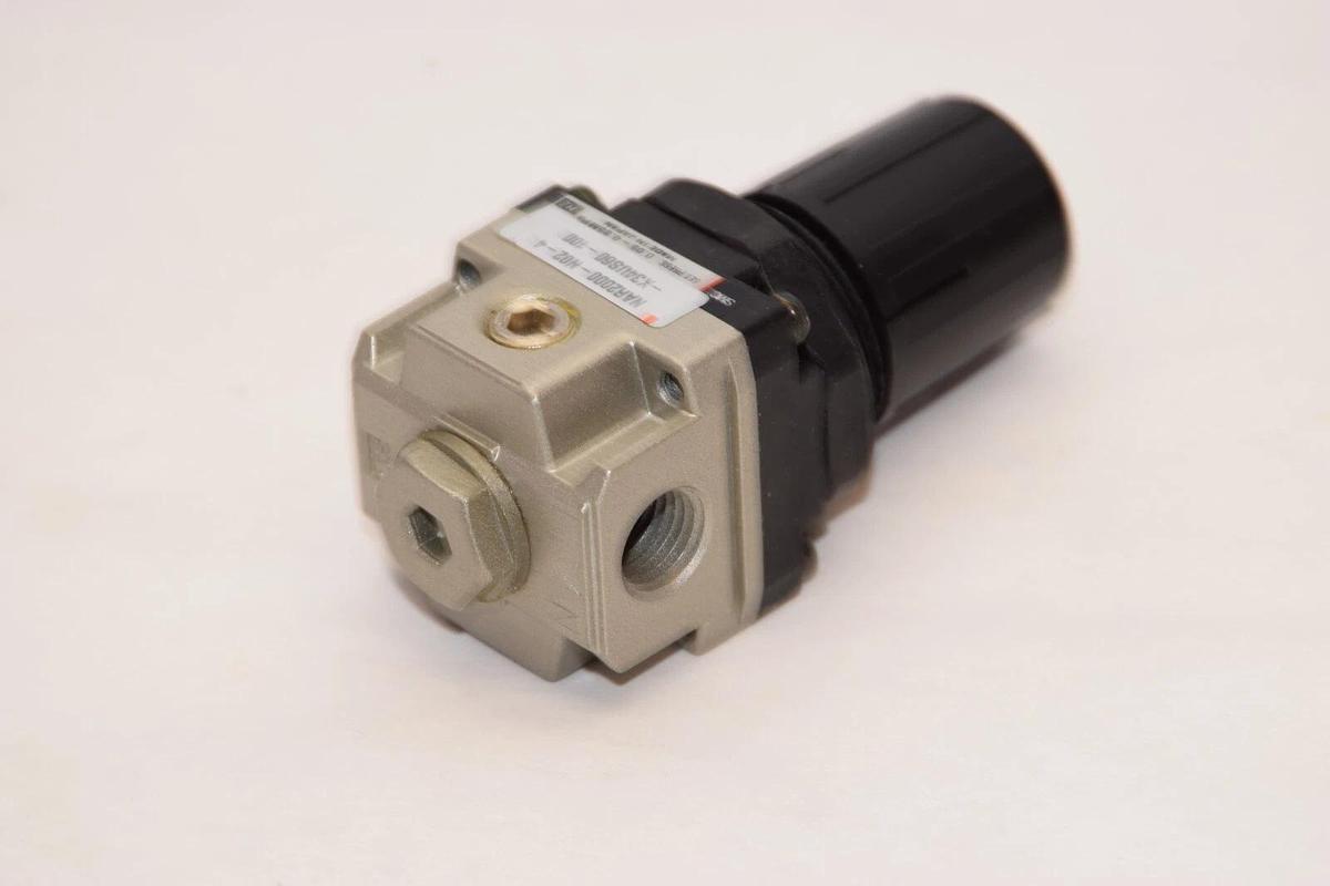 (NEW) SMC NAR2000-N02-4-X34US60-100 NAR2000-N02-4 1/4" Regulator