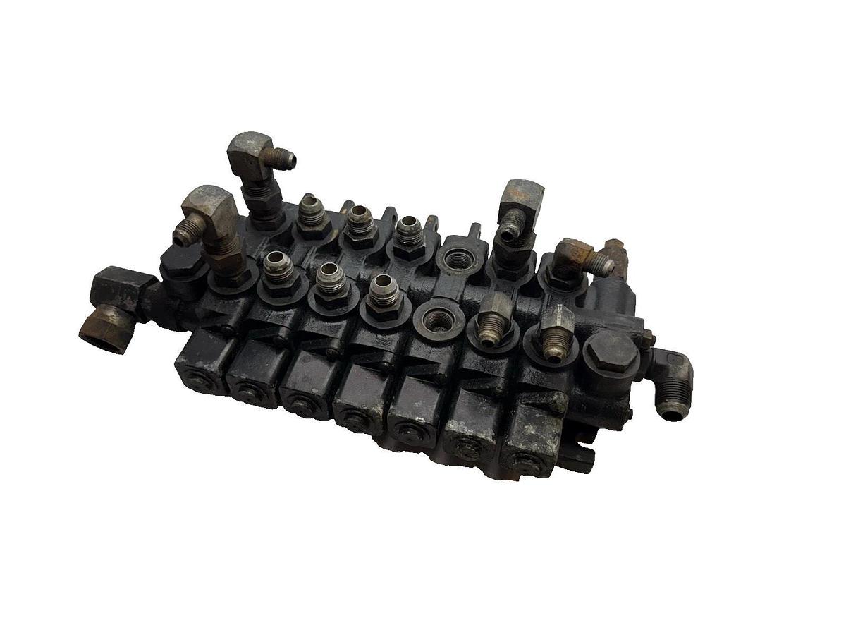 Used Racine C 88 0986 855 006 Challenger Wrecker Hydraulic Valve Block 7 spool Valve