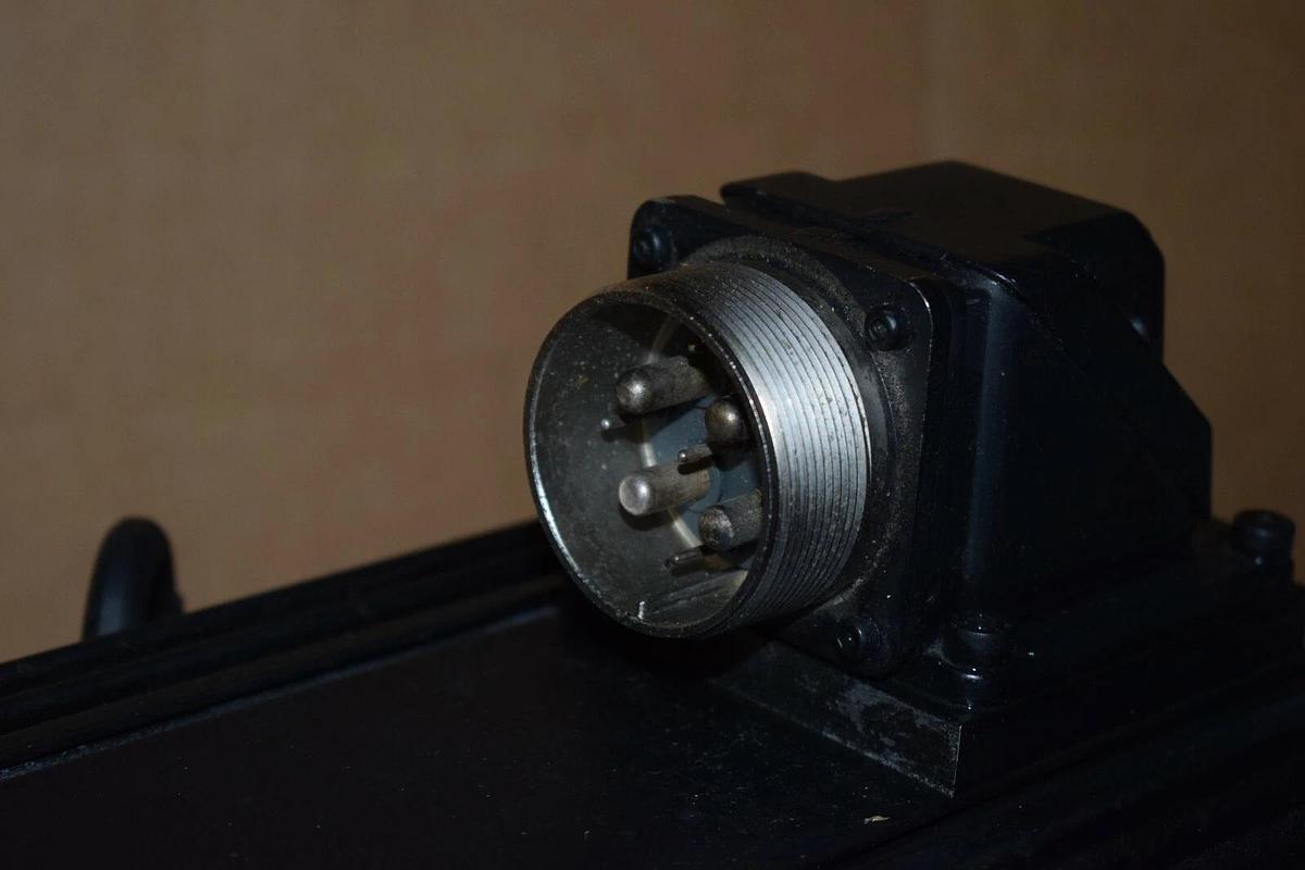 Refurbished Indramat MDD112D-N-030-N2M-130PB0 Servo Motor, 250677 Refurbished