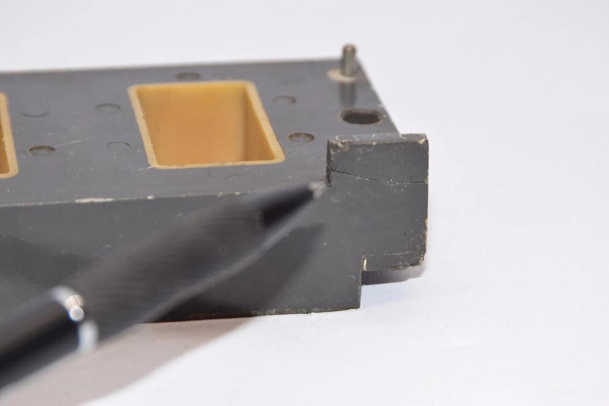 Used WESTINGHOUSE 505C633G05 550/600V 50/60c Coil *Crack*