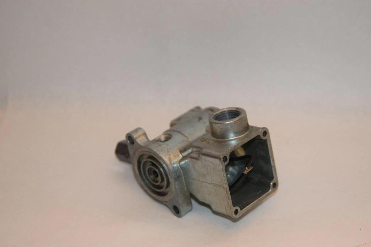 (NEW) PARKER SCHRADER BELLOWS K065-6033 Pilot Valve