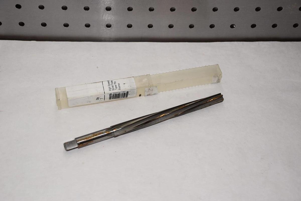 NO NAME 557 HSS #8 HIGH SPEED HELICAL FLUTE TAPER PIN REAMER NEW