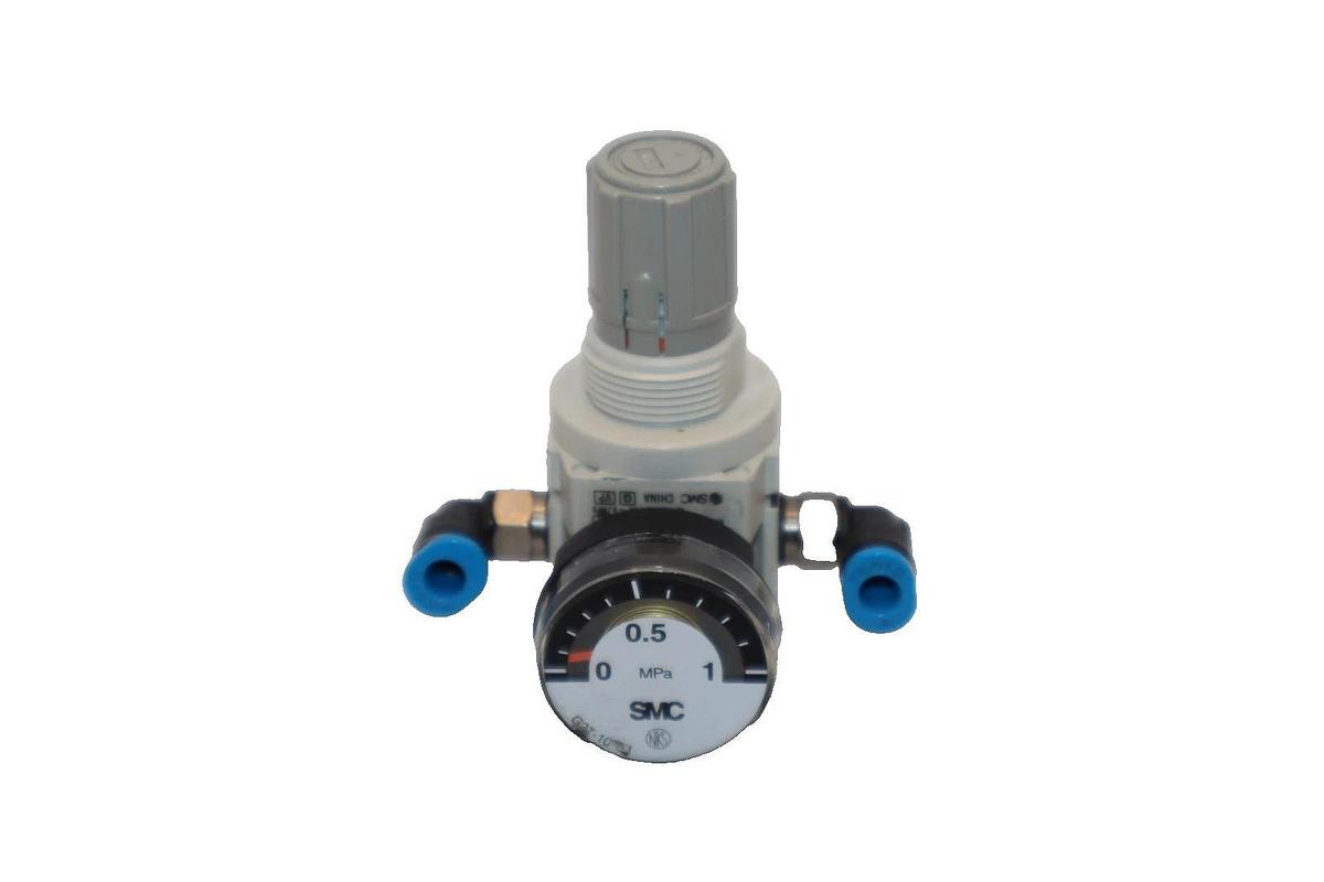 Used SMC AR10-M5BG-A , AR10M5BGA 0.05-0.7MPa Pneumatic Regulator