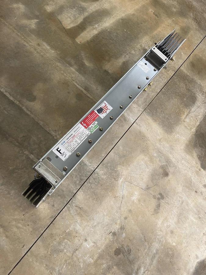 Used Cutler Hammer POW-R-WAY III, F, 3200 AMP, 480V, BUS DUCT BUSWAY MDA03041-A49