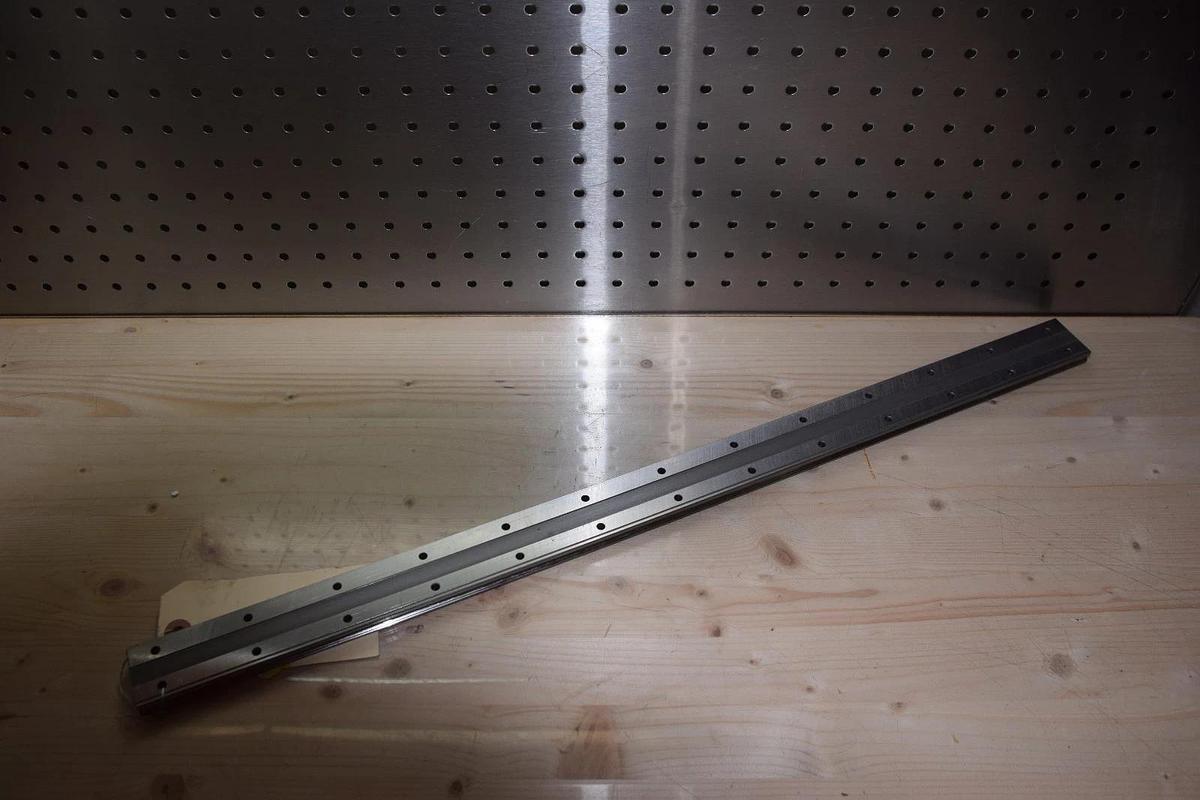 Used NB SGW21-630-Z 630mm 24.75" PLATED LINEAR GUIDE RAIL