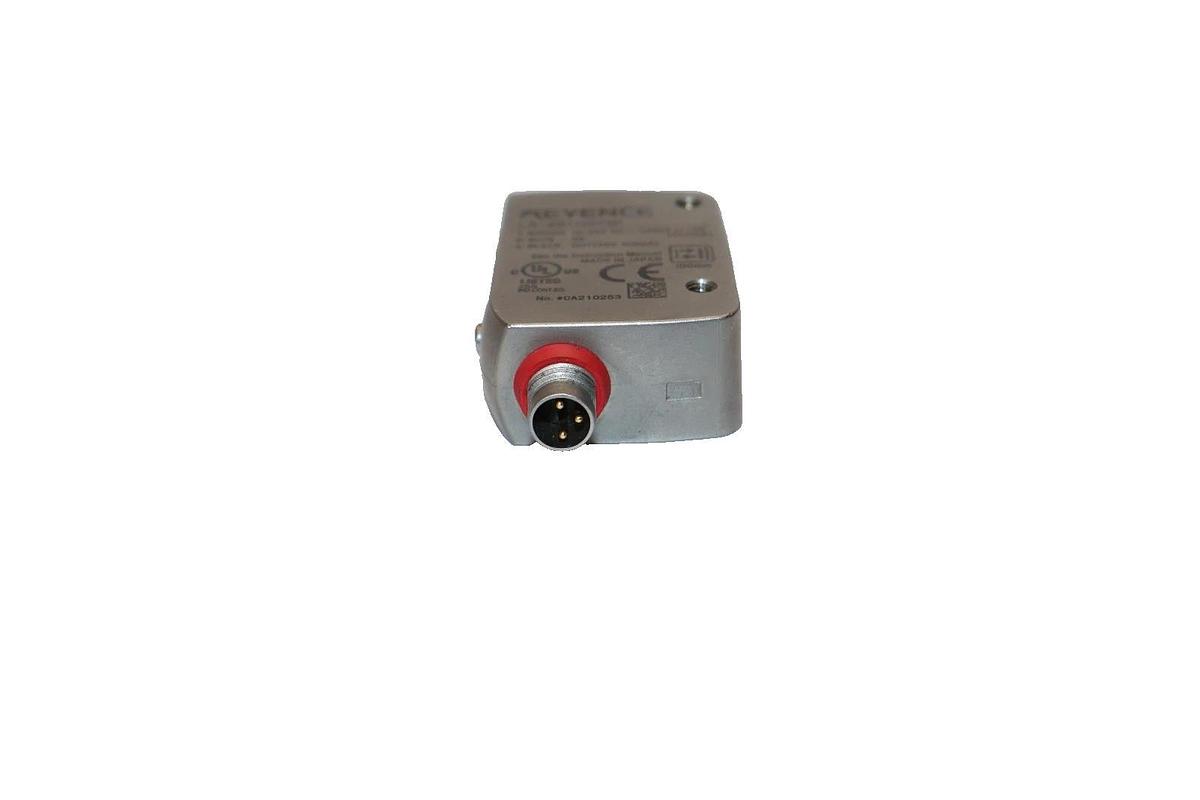 Used Keyence LR-ZB100C3P Self-Contained CMOS Laser Sensor