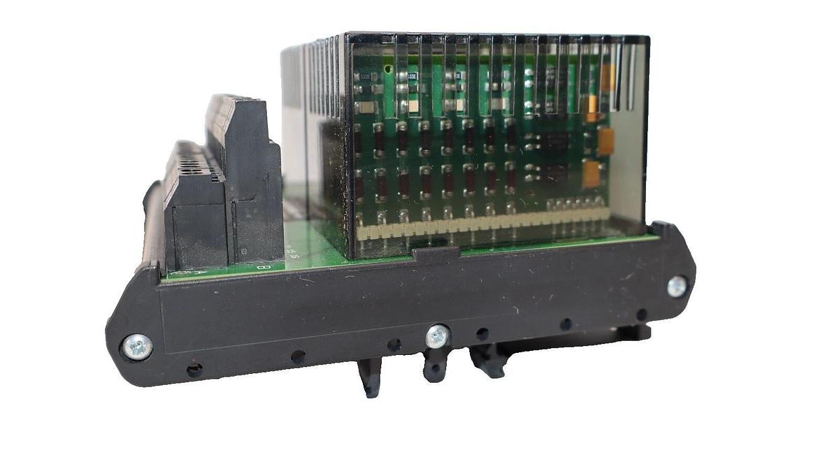 Used FOXBORO INVENSYS FBM207 P0916AM 0D RY0834 Voltage Monitor 16 Input Module