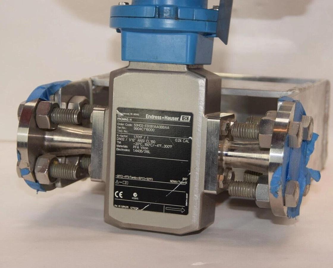Used ENDRESS + HAUSER 53H02-EB0B1AA0BBAA Flowmeter Meter 53H02EB0B1AA0BBAA