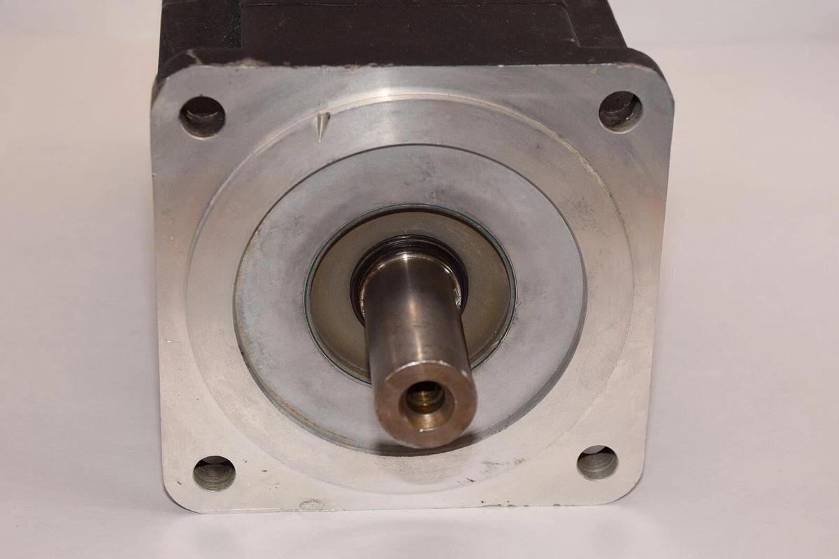 Used Baldor Brushless Servo Motor BSM100C-425M12A 963182 MS4P124W111 X0602 20nm 10.6
