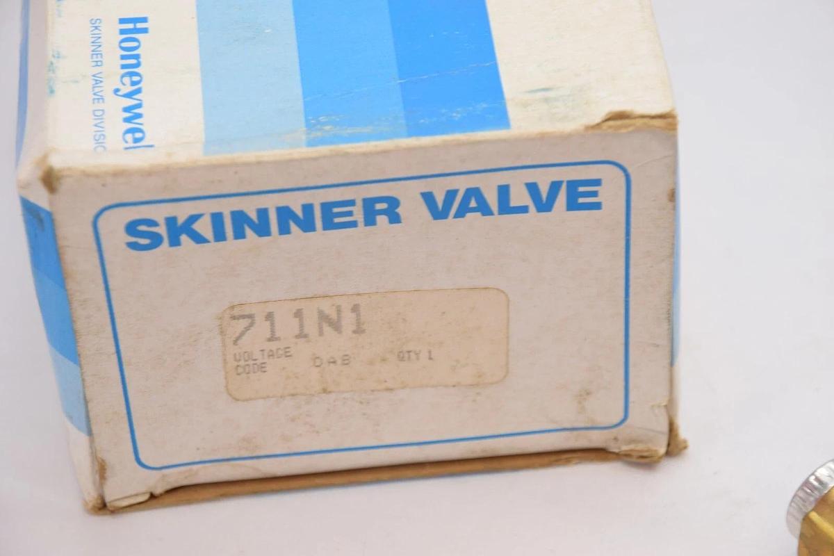 (NEW) HONEYWELL / SKINNER 711N1 2-Way Valve 1/4" Orifice