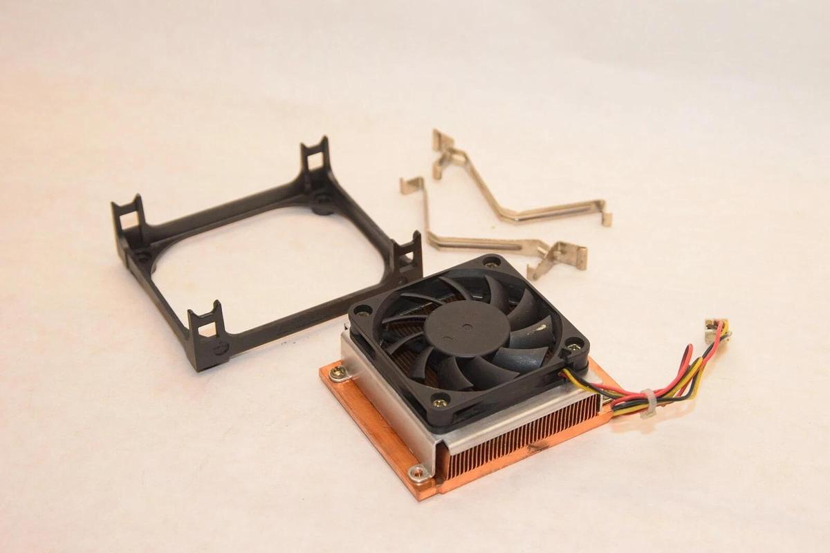 Used 3" x 3" x 1" Copper CPU Heat Sink With Fan