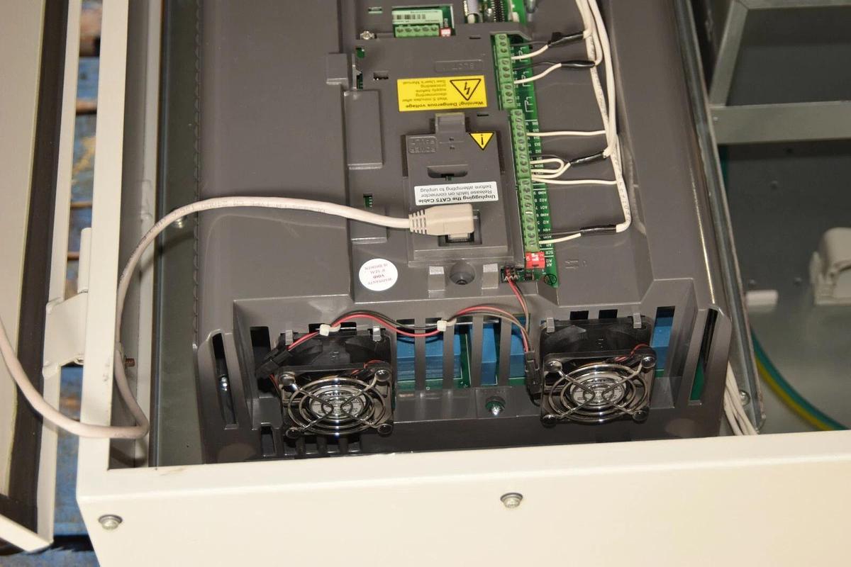 Used ABB ACH550-PCR-157A-4 157A 100kA 125Hp 3Ph Pump Drive