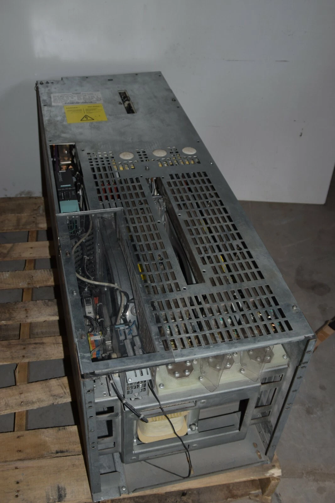 Used SIEMENS 6SL3710-1GE35-1CA0 500 HP G150-C AC Drive 380-480V 6SL3710 1GE35 1CA0