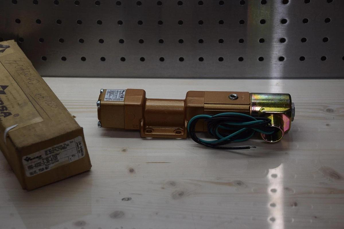 VERSA VSG-4332-3-30-A120 VSG4332330A120 1/4" 4-WAY SOLENOID VALVE NEW