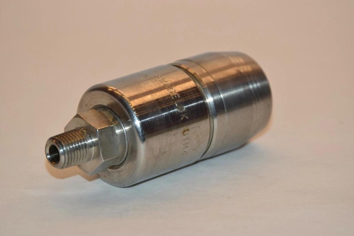 SWAGELOK QTM4-316 FEMALE QUICK CONNECT FITTING