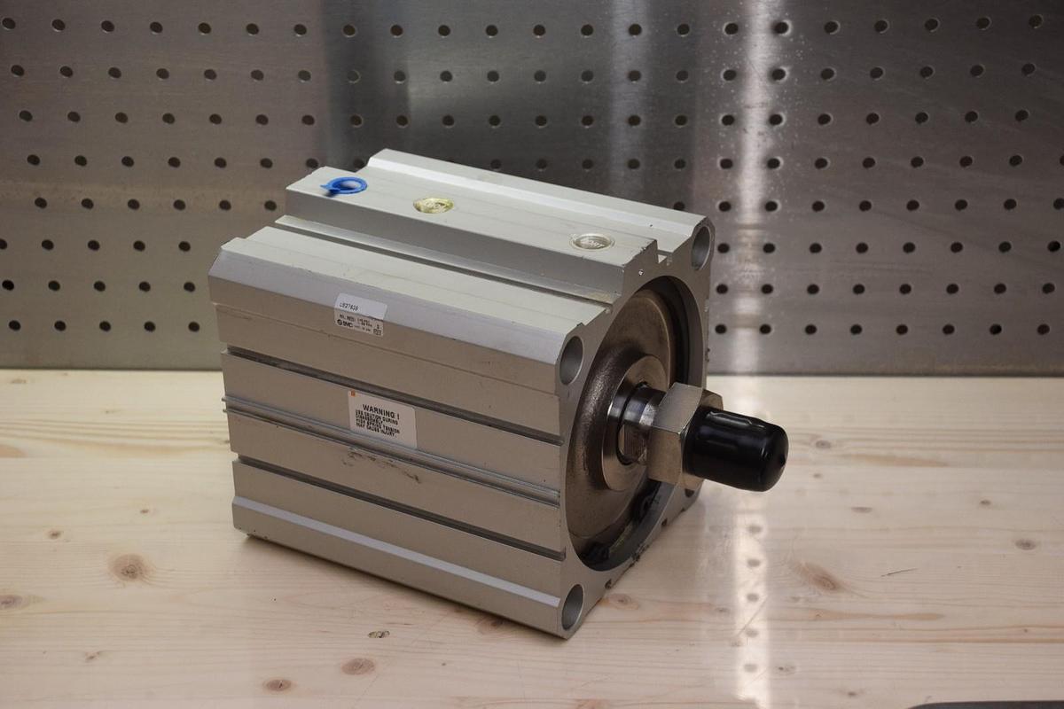 SMC PNUMATIC AIR CYLINDER US27839 US27839 max psi 145 NEW