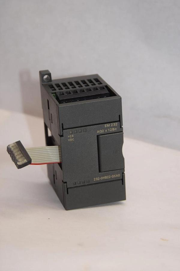 Used SIEMENS 232-0HB22-0XA0 , 6ES7 232-0HB22-0XA0 24Vdc Analog Output Module