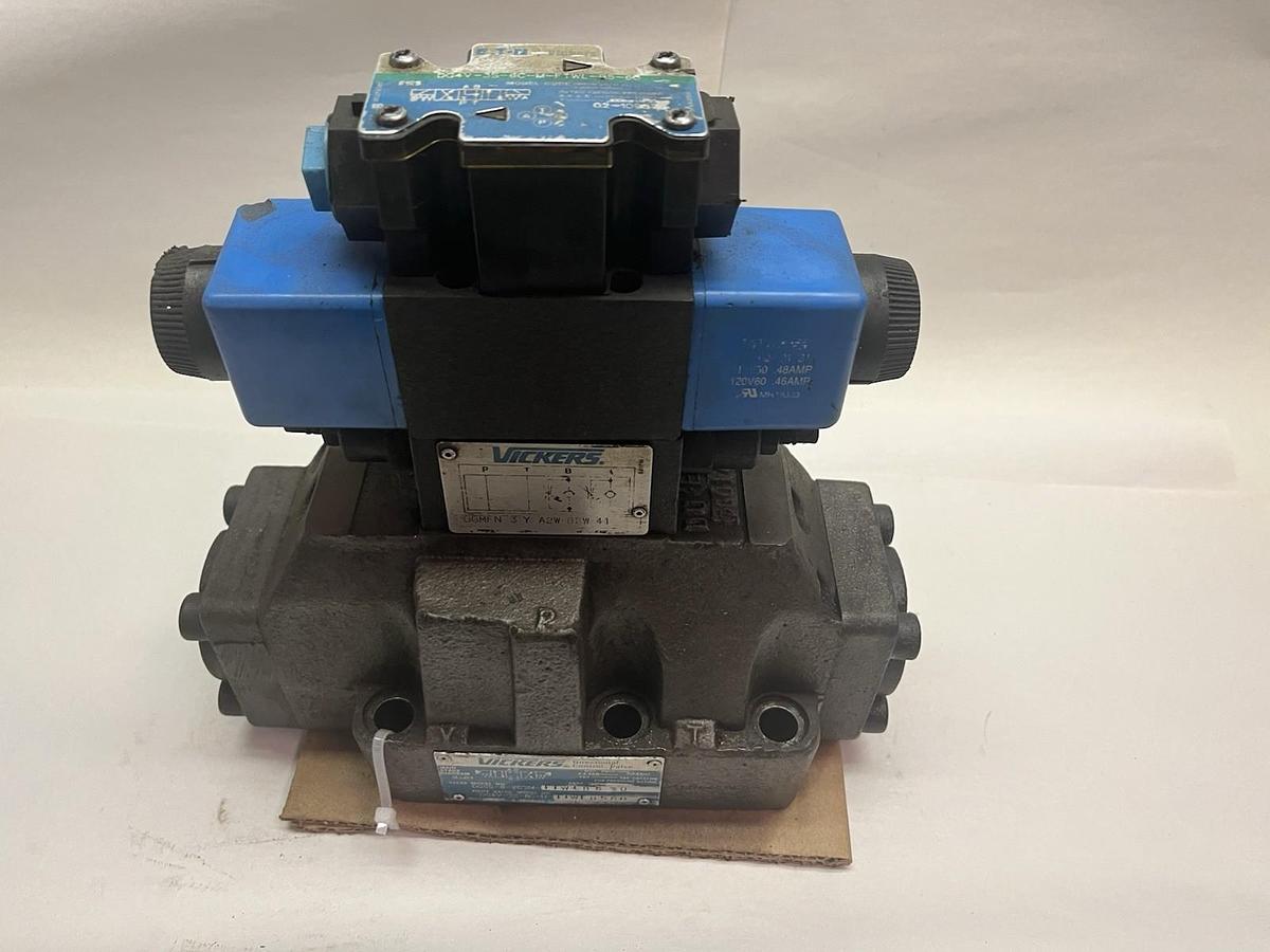 Vickers Directional Control Valve DG5V-8-S-33C-2-T-M-U-H-10 DG4V3S6CMUH560 *NOS*