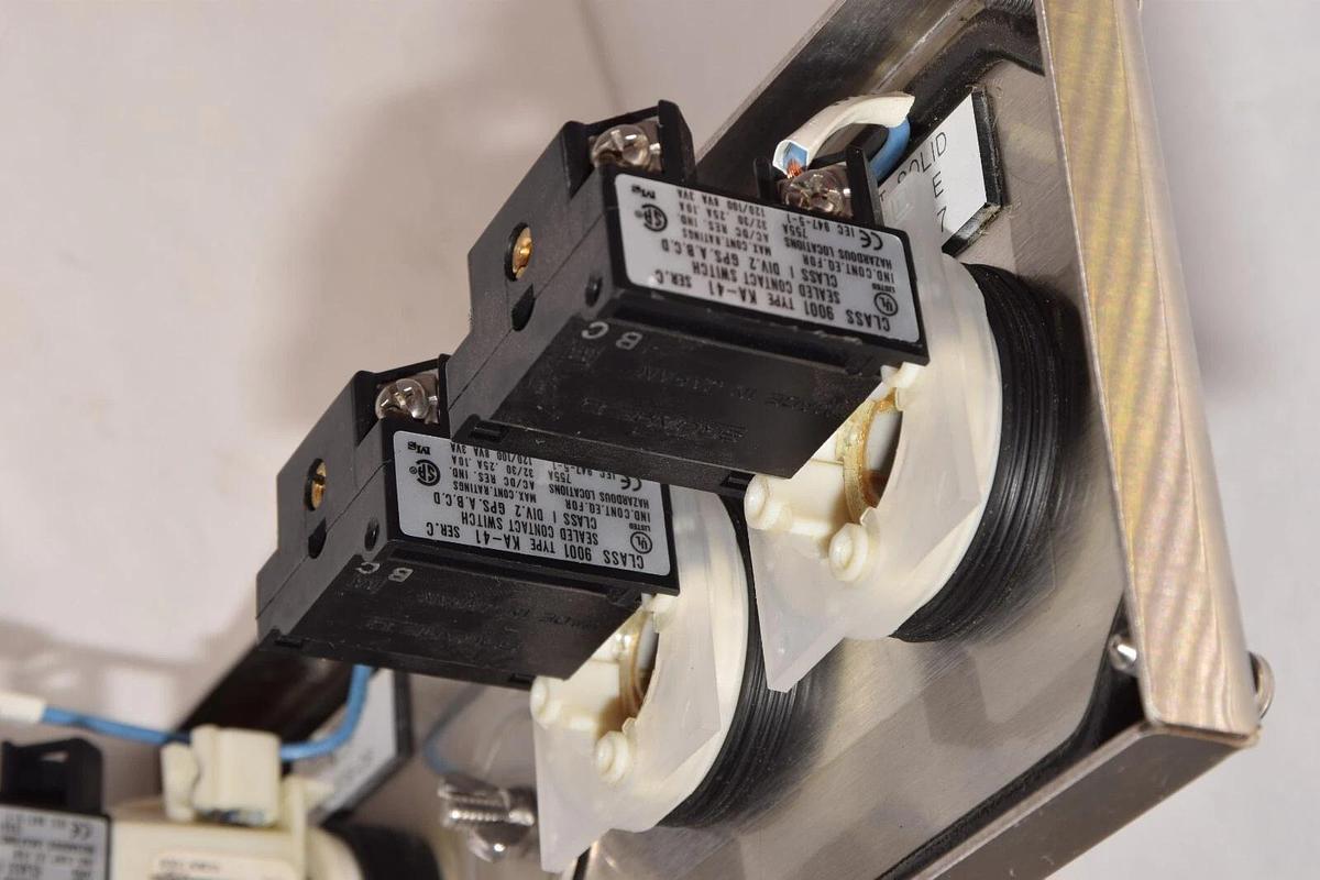 SCE Saginaw SCE-4PBXSS6 Control Panel Enclosure Buttons Emergency Stop Unit NEW