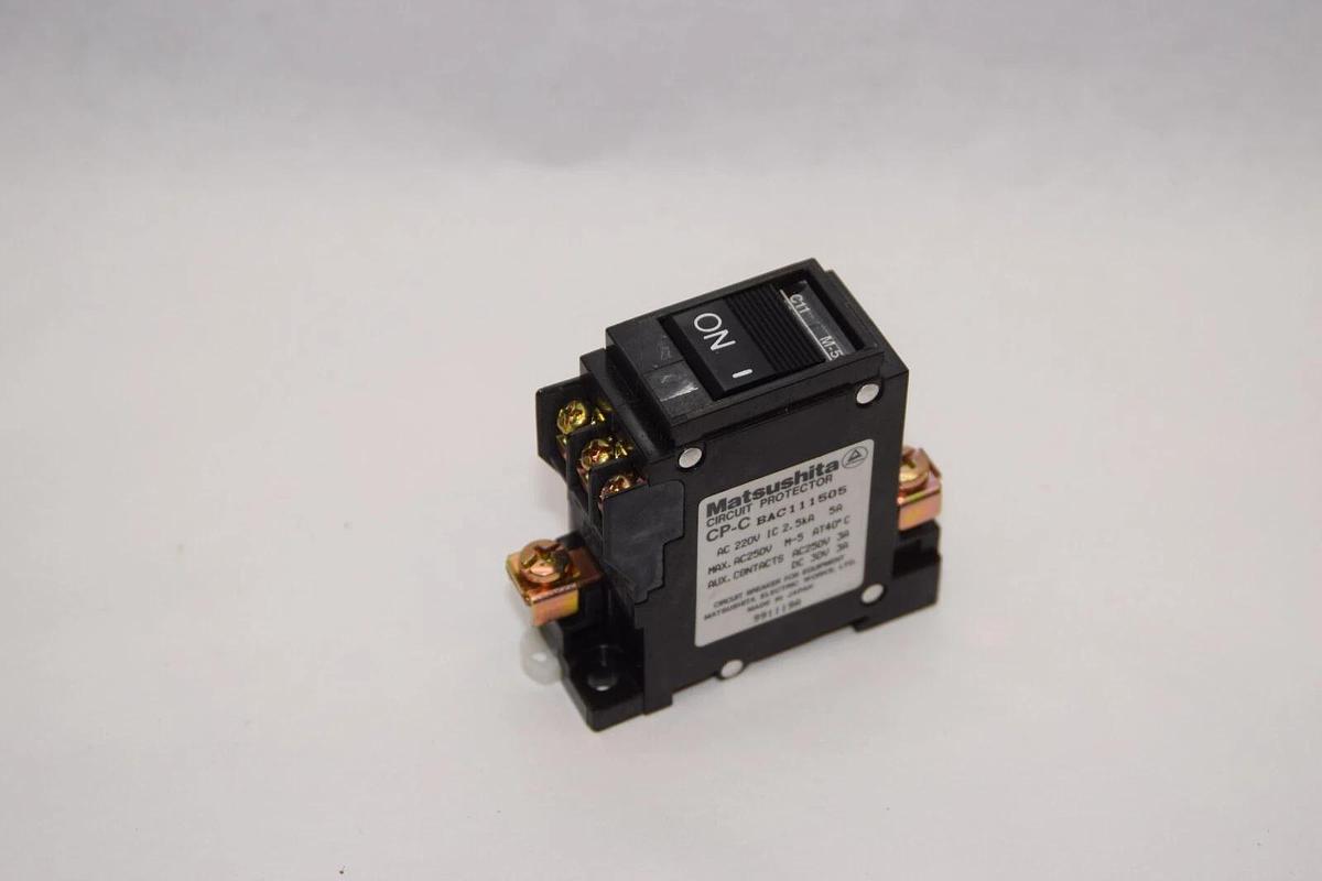 Used (Lot of 2) MATSUSHITA CP-C / BAC111505 220V 2.5kA 5A Circuit Protector