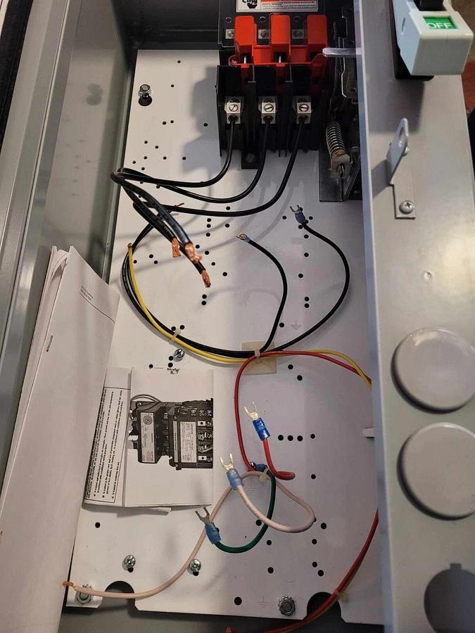Siemens  17CSD92NF51 Ser. D Combination Starter Size 0-4 (NEW - NO Starter)