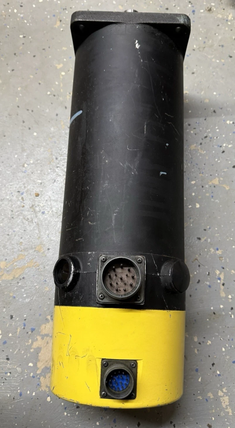 Fanuc DC Servo Motor 30M A06B-0653-B011 A06B0653B011
