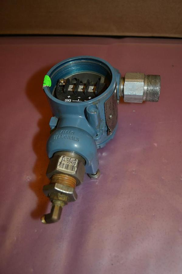 Used ROSEMOUNT PRESSURE TRANSMITTER 2088G3A22A1B4C6 100-300 PSI