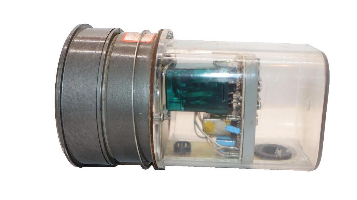 Used Dwyer Hergeth Photoelic Gage Water Gauge 2051 SRH 0-2"