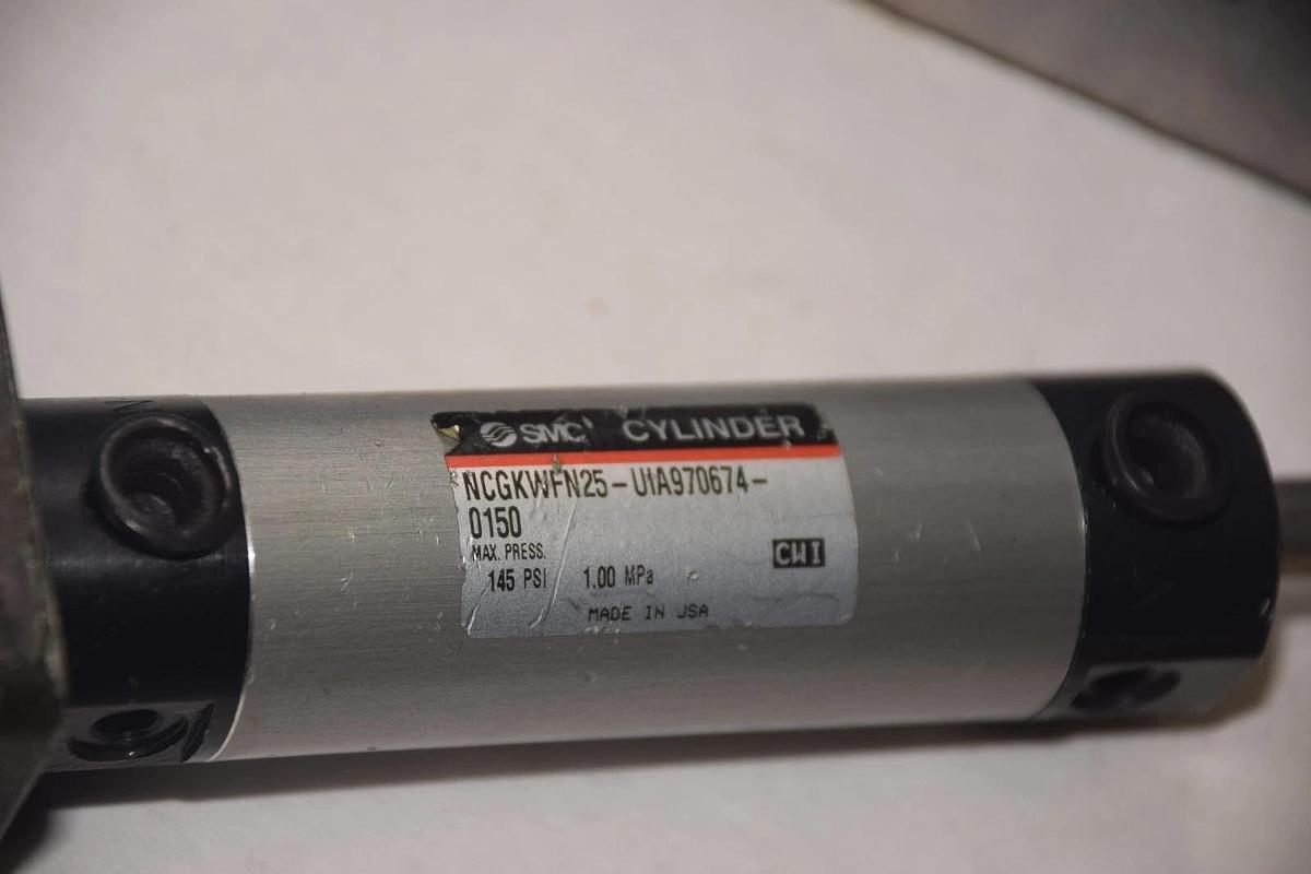 SMC NCGKWFN25-UIA970674-0150 2" STROKE 145psi 1.00MPa PNEUMATIC CYLINDER