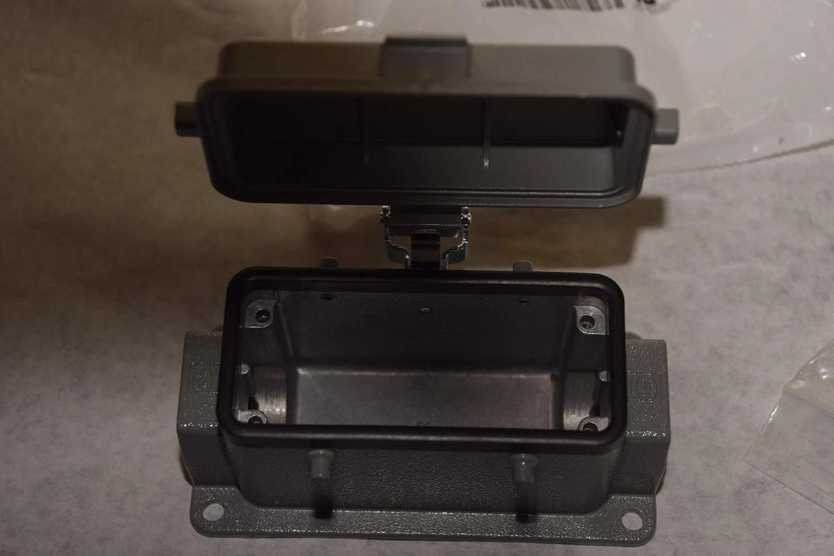 HARTING HAN 16B-ASG2-K-M25 HAN16BASG2KM25 SEALED ELECTRICAL ENCLOSURE NEW
