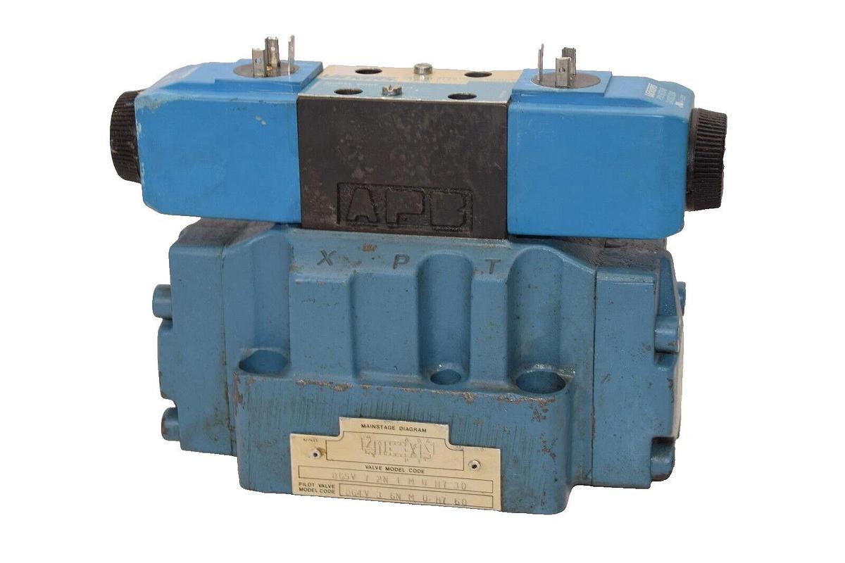 Used VICKERS DG5V-7-2N-T-M-U-H7-30 With DG4V-3-6N-M-U-H7-60 Hydraulic Valve