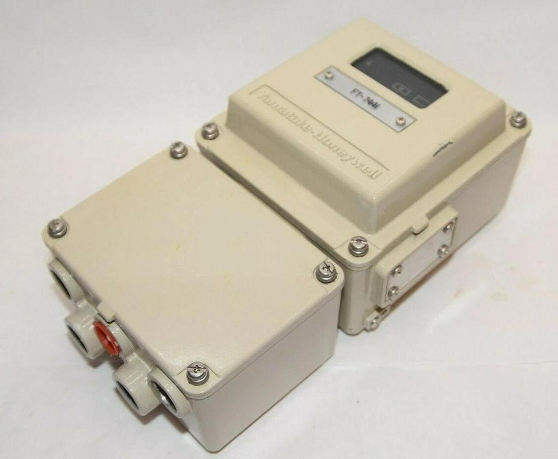 Used HONEYWELL KIX18B-E12X2TY-XXX0XXX R-9R940-41-222 120Vac 50/60Hz Converter