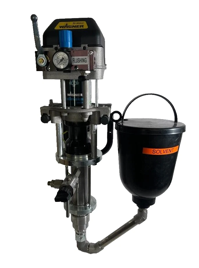 Used Wagner Wildcat 10-70 LP Low Pressure Piston Pump 10-70LP 10:1 4.0MPa w/ Hopper