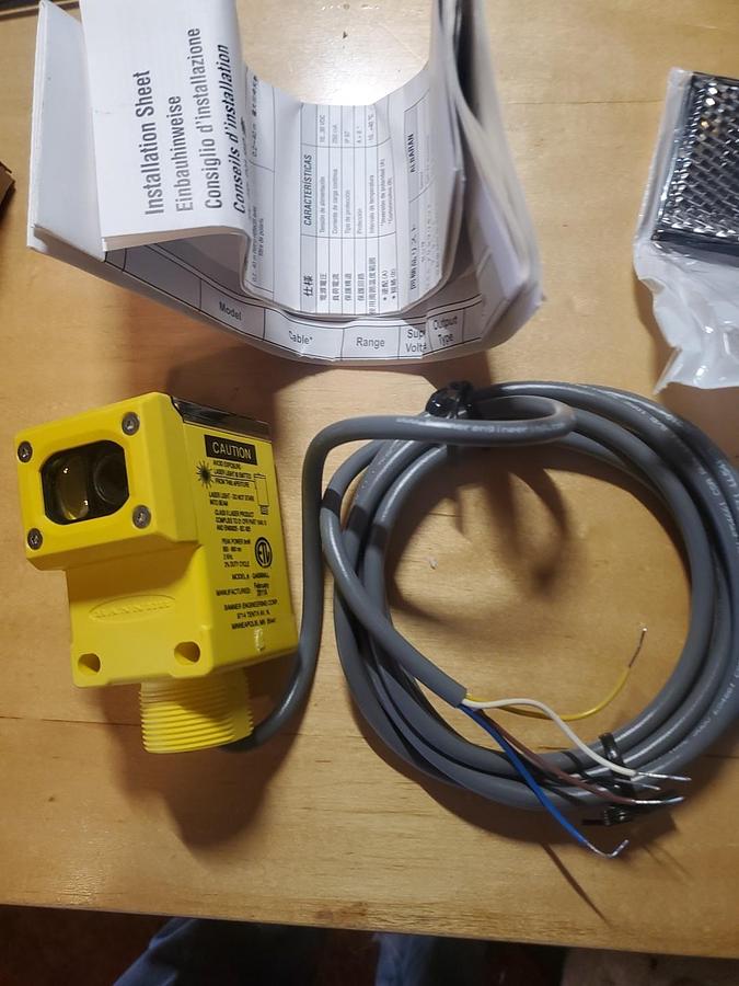 (NEW) OMRON E3XR-C4 E3XRC4 12-24Vdc Photoelectric Switch