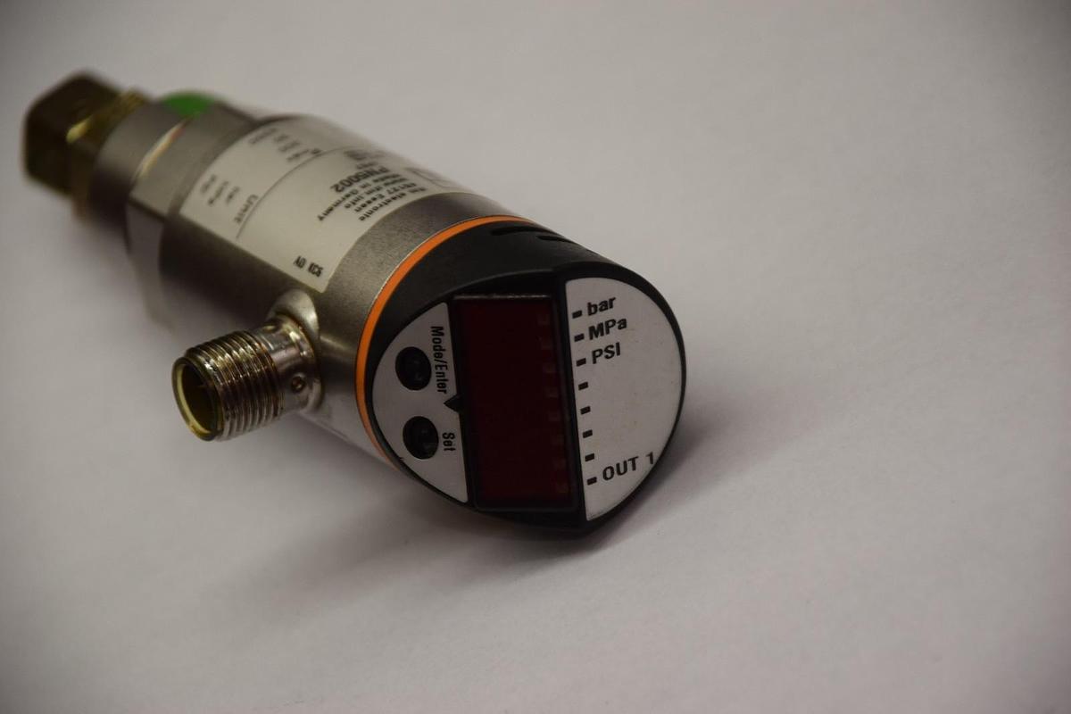 Used IFM Efector Pressure Sensor Unit,  PN5002