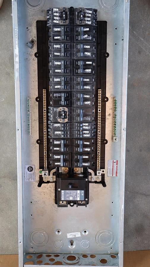 Used EATON Cutler Hammer BRP40N200G Panelboard Loadcenter 200A 120/240 1ph 3w 125A Mn