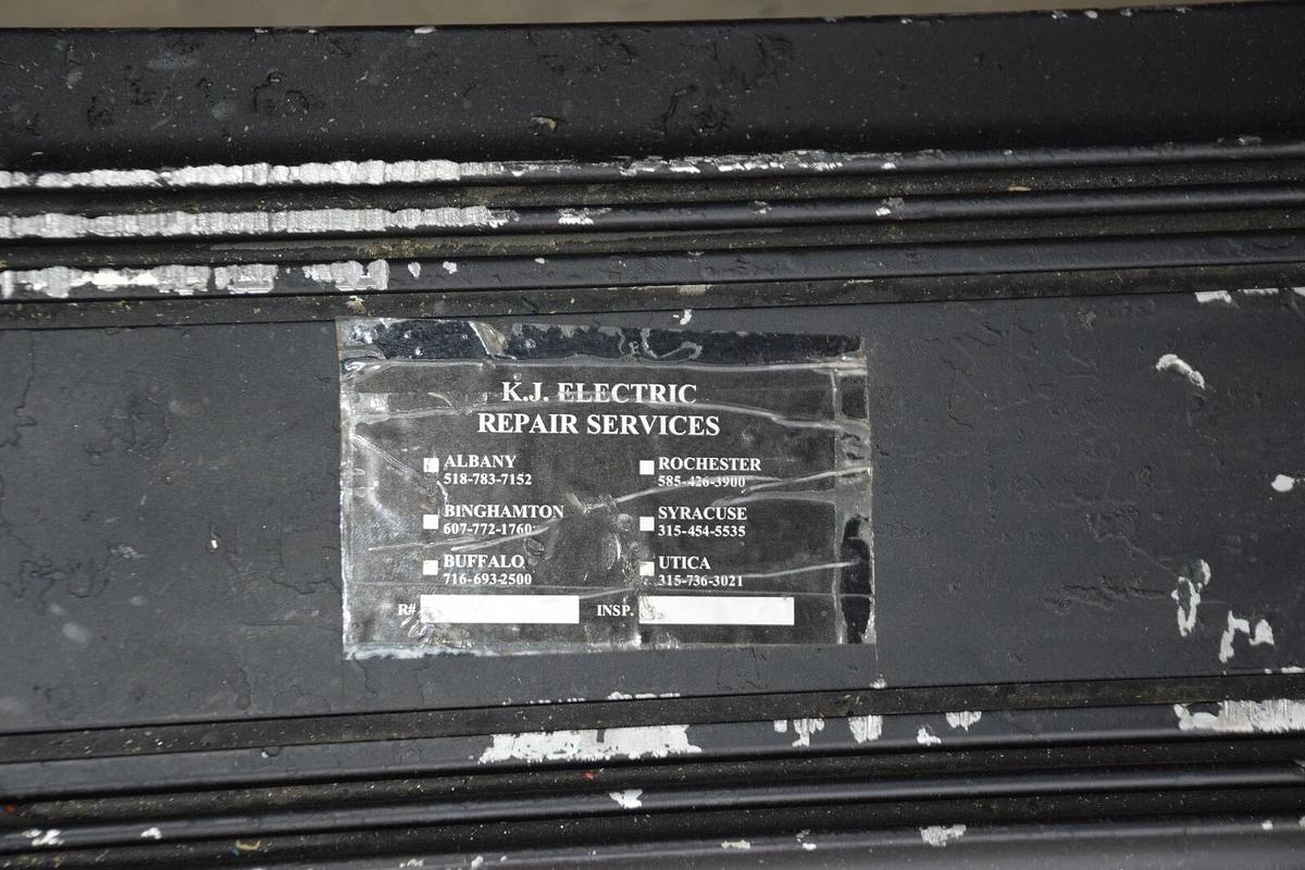 Used Indramat MAC112D-0-ED-1-B/130-A-0/J1250/S05 Brushless Servo Motor 3000 RPM 312A