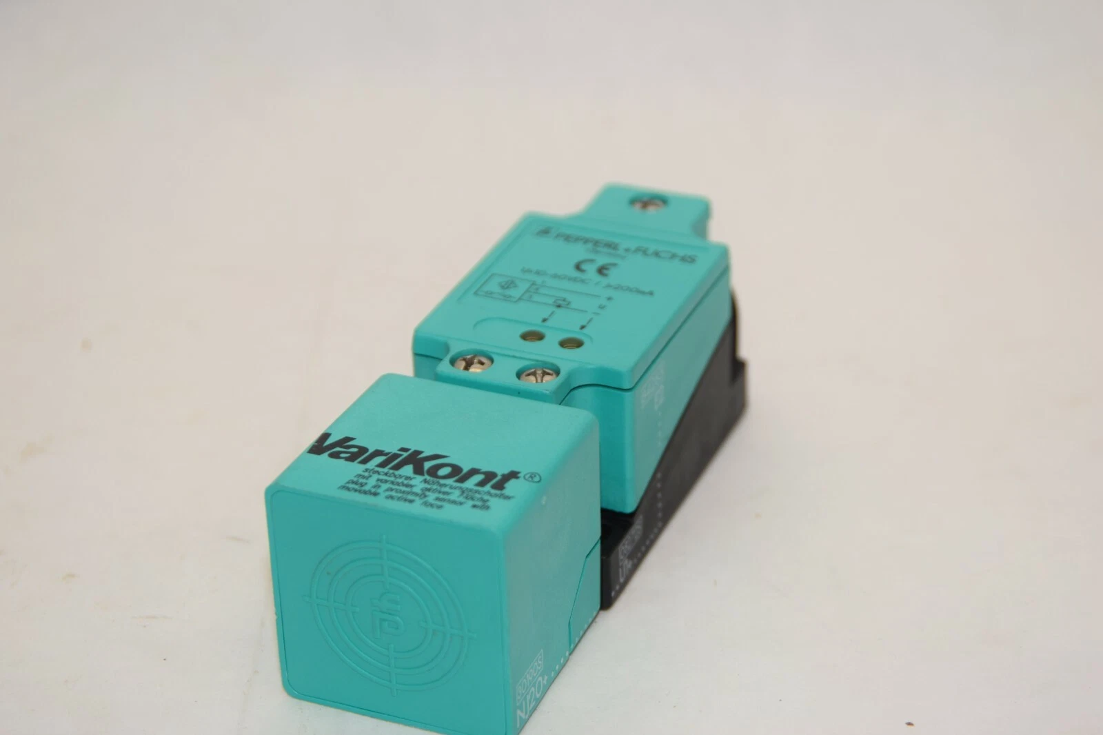 (NEW) PEPPERL + FUCHS U-10-60Vdc / J-200mA VariKont Proximity Sensor
