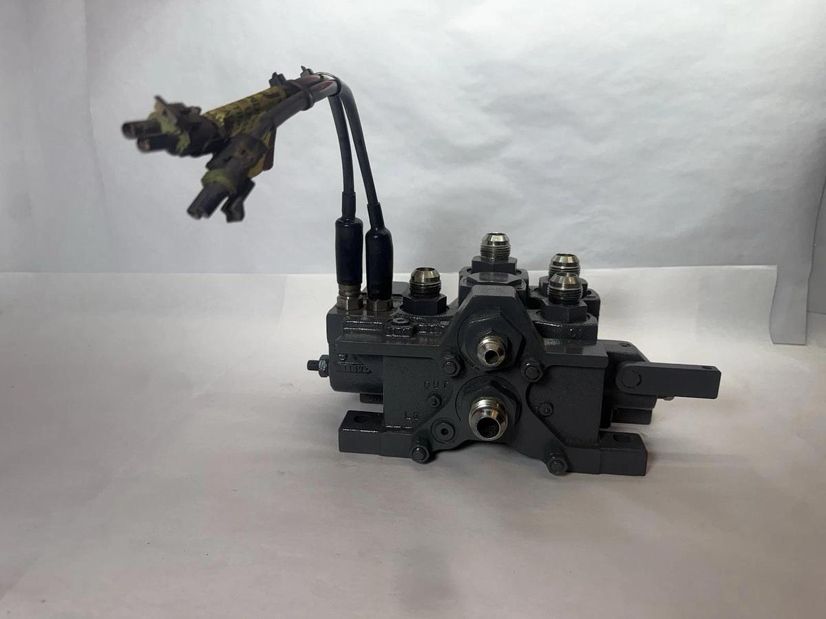 Used Altec Vermeer Prince Hydraulic Valve 1 Spool Valve block 1139 DB8505-800 AE21