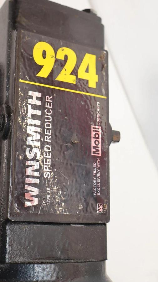 Refurbished Winsmith Gear Box Speed Reducer LEFT Ang 924MDN 5L 182TC 924MDNS43000A8 5:1 *Ref