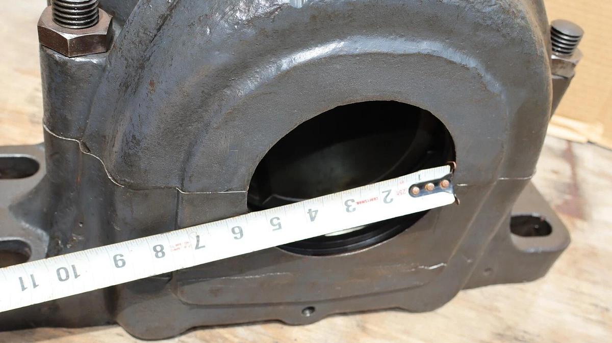 Link Belt Split Pillow Block Housing w/ Bearing 5-7/16" GP6887FC S32 NOS