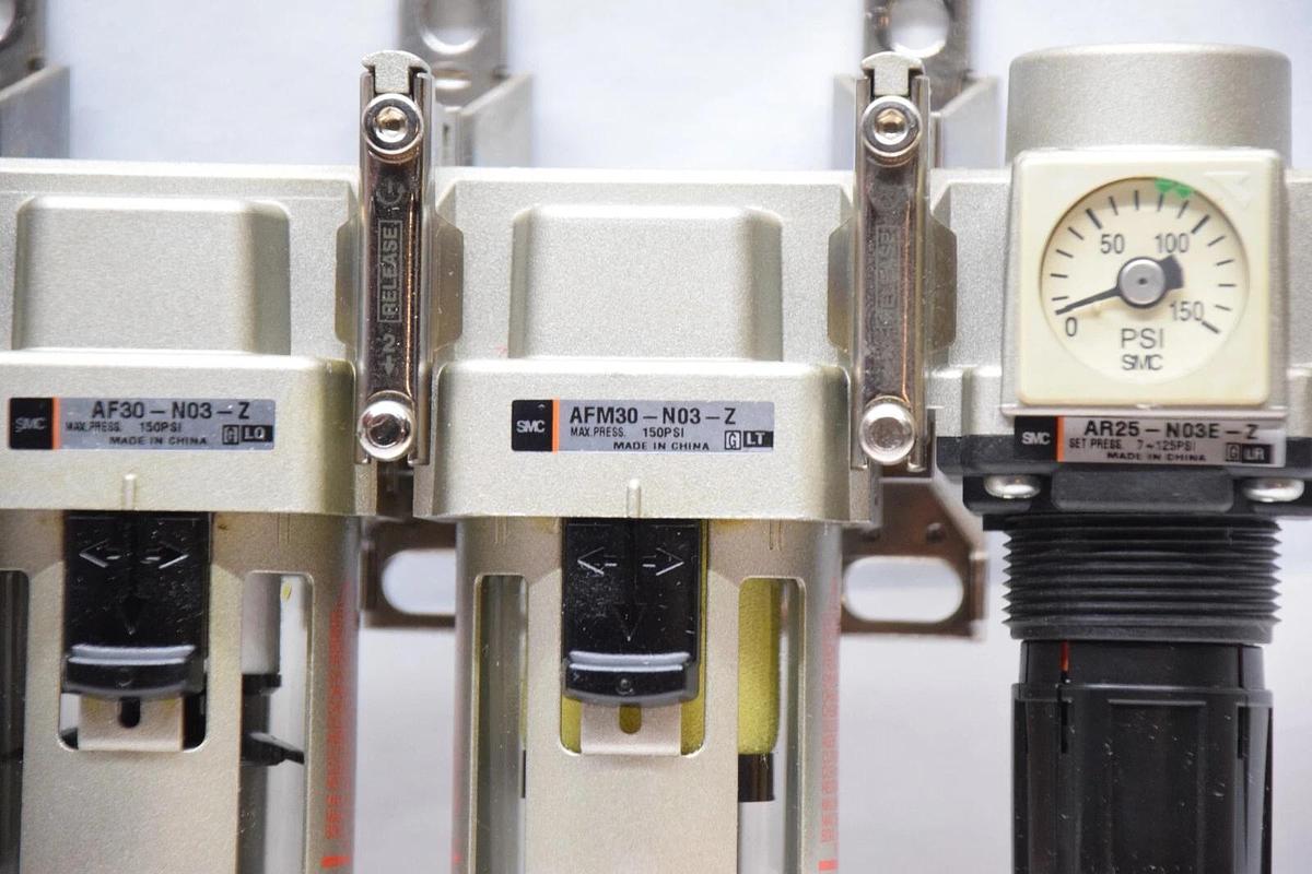 Used SMC AR25-N03E-Z Regulator Assembly AFM30-N03-Z AF30-N03-Z