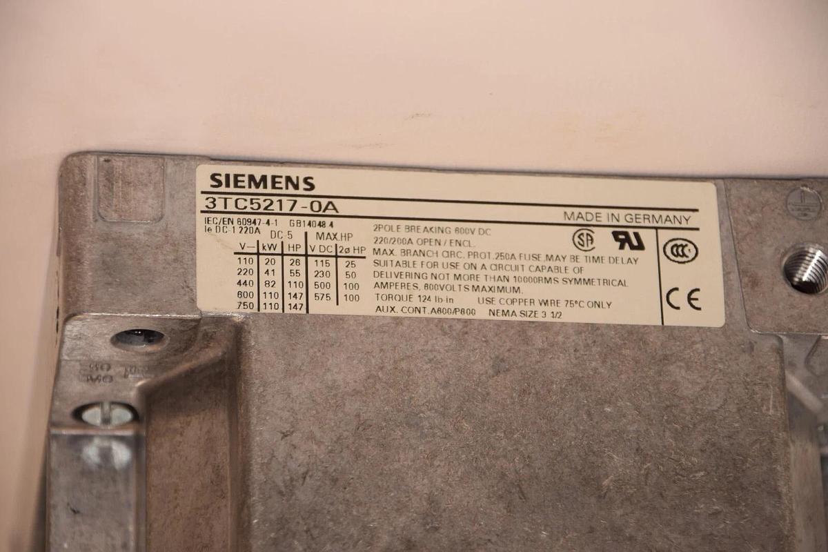 Used SIEMENS 3TC5217-0A , 3TC52170A 2P Contactor With 24V Coil