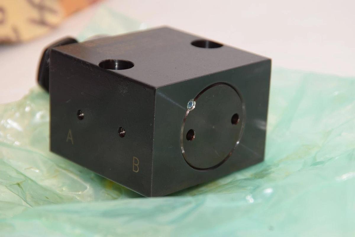 (NEW) ROEMHELD 18931196 0622-143-0021 500 Bar Block Cylinder