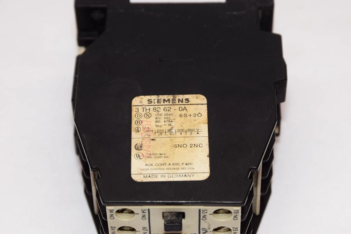 Used SIEMENS 3TH82 62-0A 220V Coil Contactor