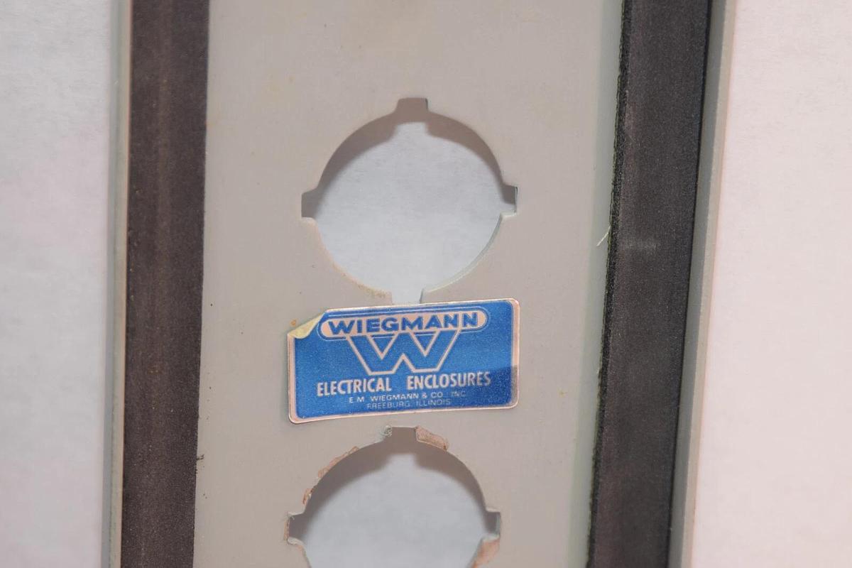 (NEW) WIEGMANN, Wpba4, 4 Hole angled operator push button Electrical Enclosure