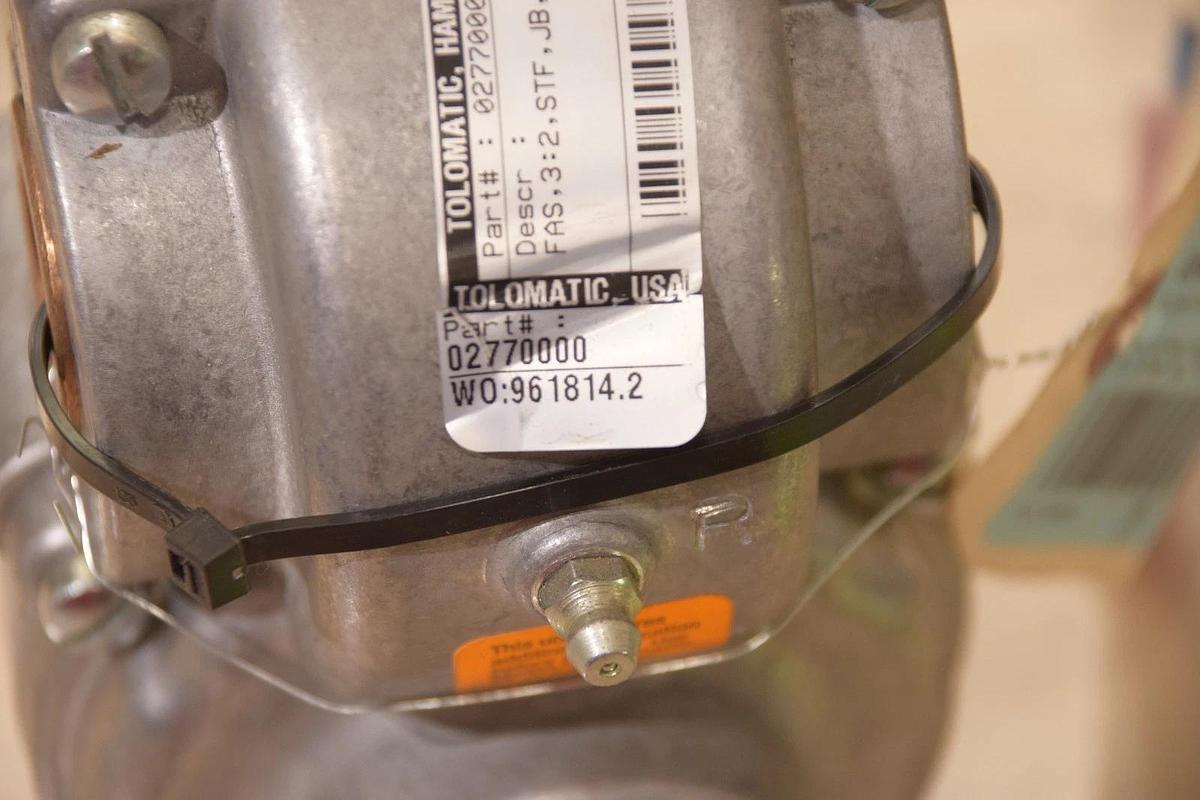 TOLOMATIC 02770000 0277-0000 FLOAT-A-SHAFT RH GEAR BOX (NEW)